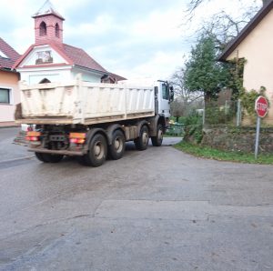 Prometna problematika skozi naselje Vrh pri Ljubnu